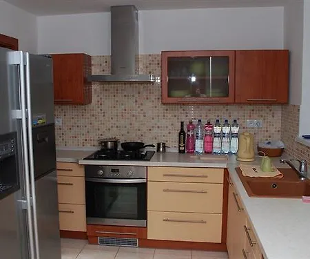Paris 3* بييشتِني